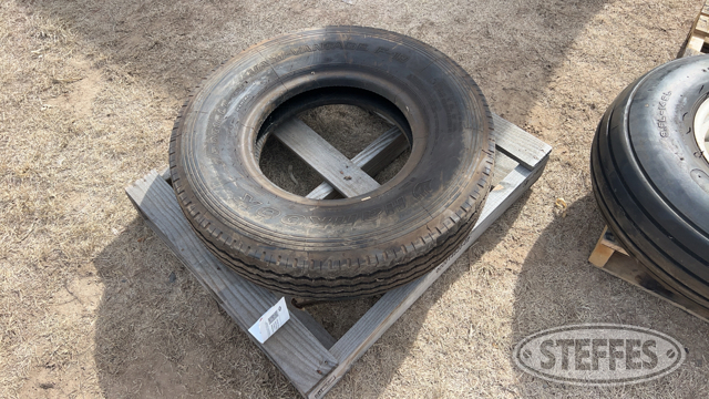 (1) 7.50R16LT tire